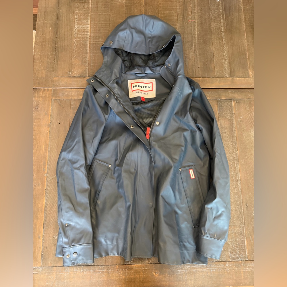 Hunter Men’s Navy Blue Waterproof Hooded Raincoat